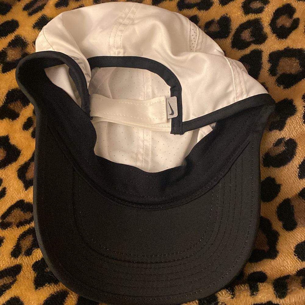 Nike Cap - Picture 2 of 2